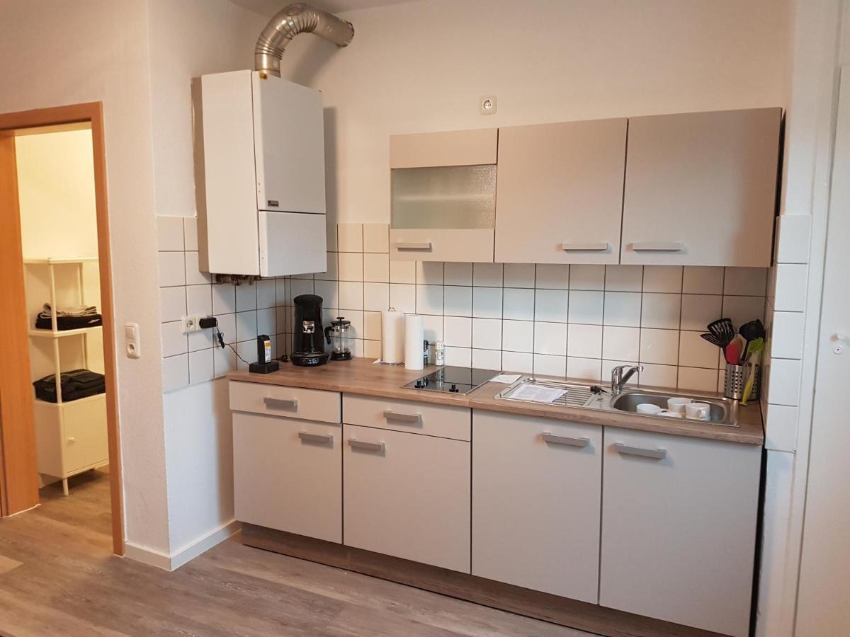 Kleine, Ruhige Wohnung In 盖尔森基兴 外观 照片